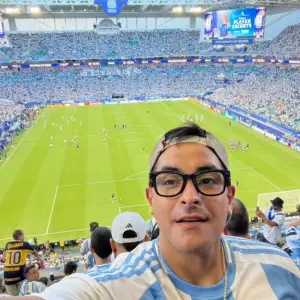De Salta a Miami: El "Bocha" Mayta vive el Mundial desde su exitoso food truck y alienta a la Scaloneta