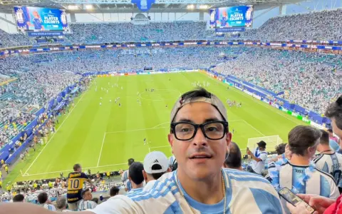 El Bocha Mayta en el partido contra Cabo Verde.