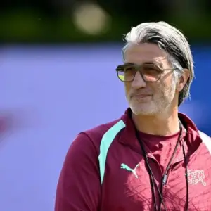 El técnico de Suiza calentó la previa ante la Selección argentina 