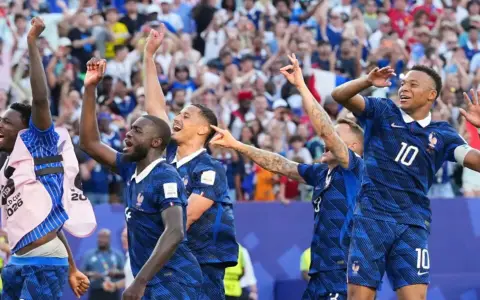 Con el duelo ante Marruecos en puerta, los franceses saltaron al primer puesto del ranking FIFA.