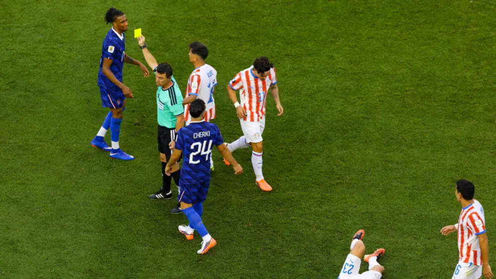 La amarilla que vio Olise en el partido contra Paraguay