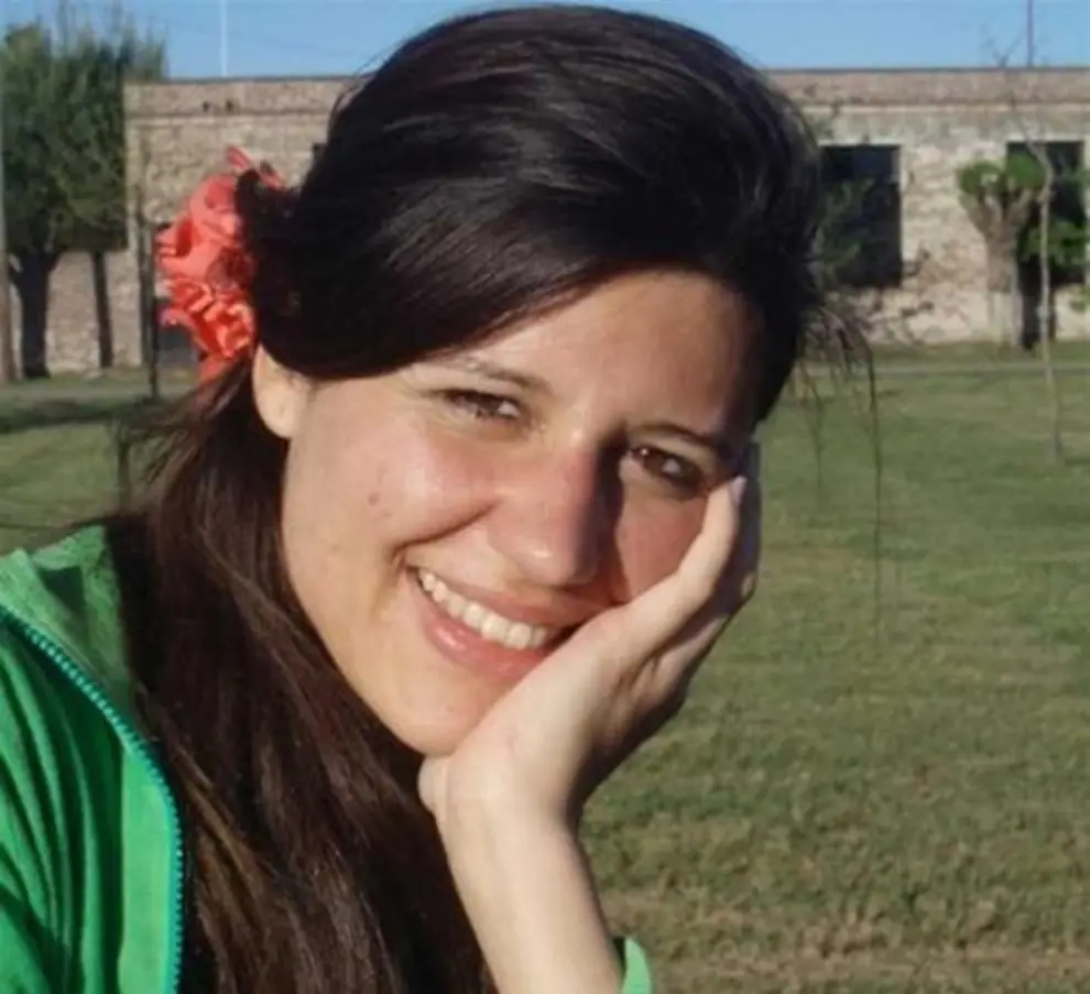 María Cash.