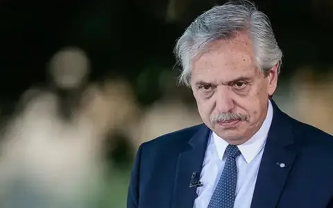 Alberto Fernández, seguirá procesado.