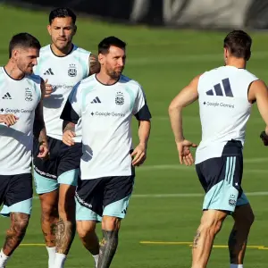 La Selección Argentina retomó los entrenamientos y ya piensa en Suiza por los cuartos de final