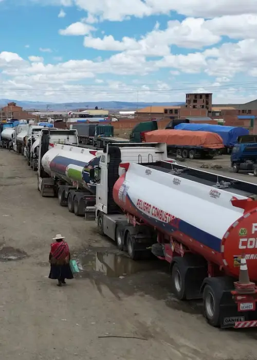 Filas combustible en Bolivia