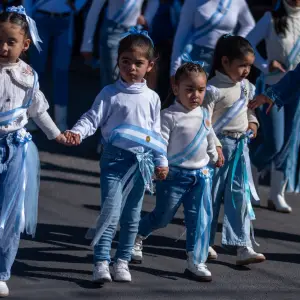 Criar a un hijo rozó los $680 mil pesos en junio: Cuáles son los costos según la edad