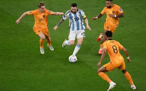 Lionel Messi, en la inolvidable "batalla de Lusail" ante Países Bajos, en el campeonato que terminó con gloria, en Qatar 2022.
