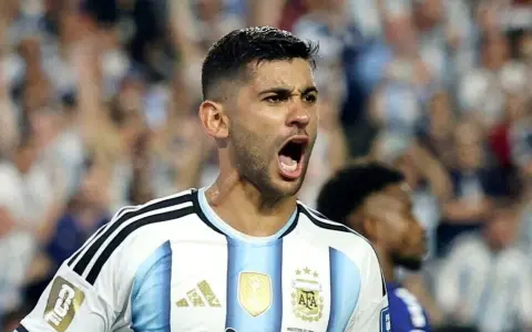 Cuti Romero, autocrítico con el juego de la Selección argentina.