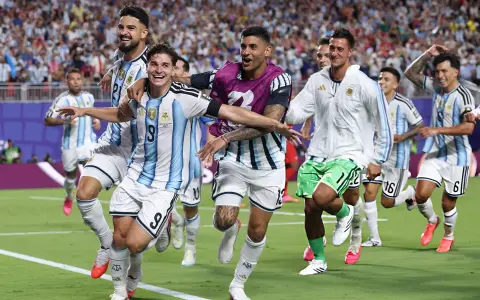 Julián Álvarez se refirió a las críticas a la Selección argentina y palpitó el choque con Inglaterra.