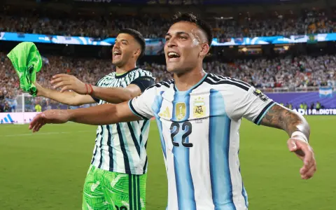 Lautaro Martínez, autor del tercer gol de Argentina en la angustiante clasificación ante Suiza.