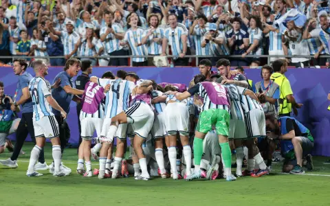 La Selección argentina entonó el clásico cántico de los hinchas contra los ingleses.
