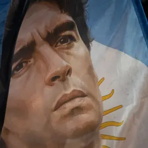 El Mundial y la final: Caos en el viaje de los hinchas argentinos a Nueva York con vuelos atrasados, transporte inexistente y precios locos