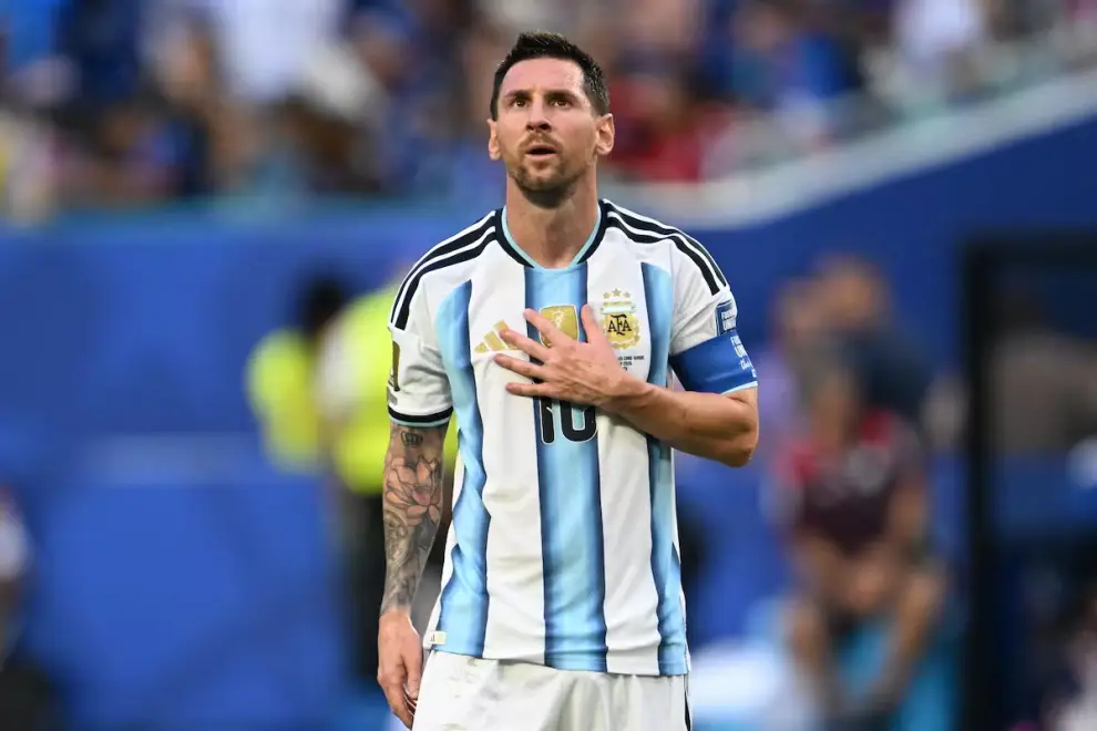 Una leyenda de la Selección de Inglaterra aseguró que mandarán "a dormir" a Leo Messi.