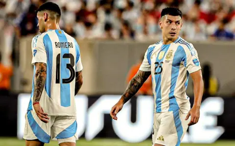El Cuti Romero y Licha Martínez, la pareja de centrales de la Selección que tendrá "laburo" de sobra ante el poderío del ataque inglés.