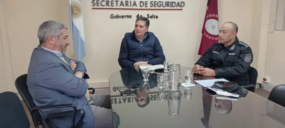 Toledo, en una de las reuniones junto al actual ministro de Seguridad, Avellaneda.