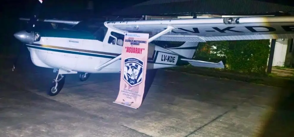 Avioneta Cessna 210, matricula LV-KDE.