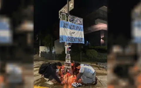 Los fanáticos argentinos no se olvidan de Maradona en la previa del Argentina-Inglaterra mundialista