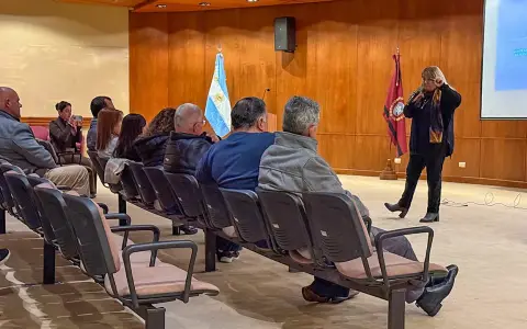 Verónica Toller en el Hospital Materno Infantil durante capacitación