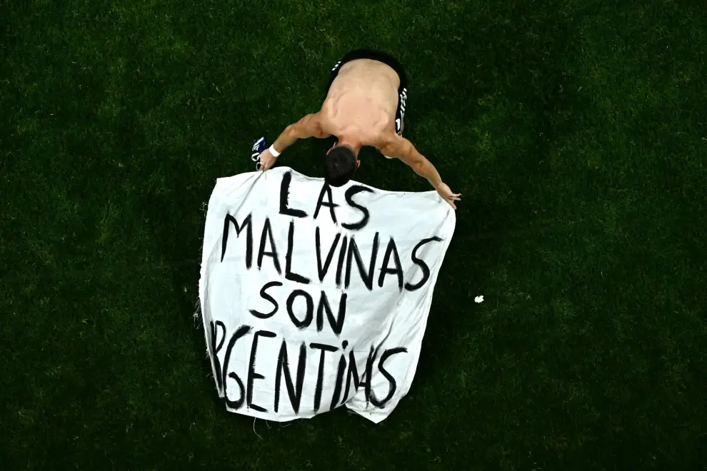 Reino Unido le pidió a la FIFA que investigue a la Argentina por la bandera sobre las Islas Malvinas
