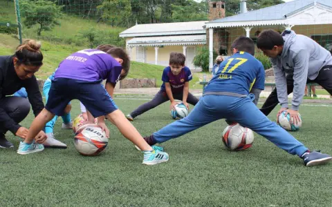 Las actividades de la clínica son para jugadores de hasta 18 años.