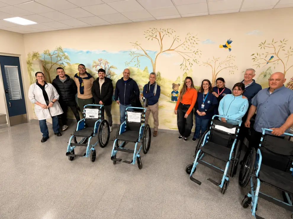 Entrega de equipamiento por parte de la fundación Boca.