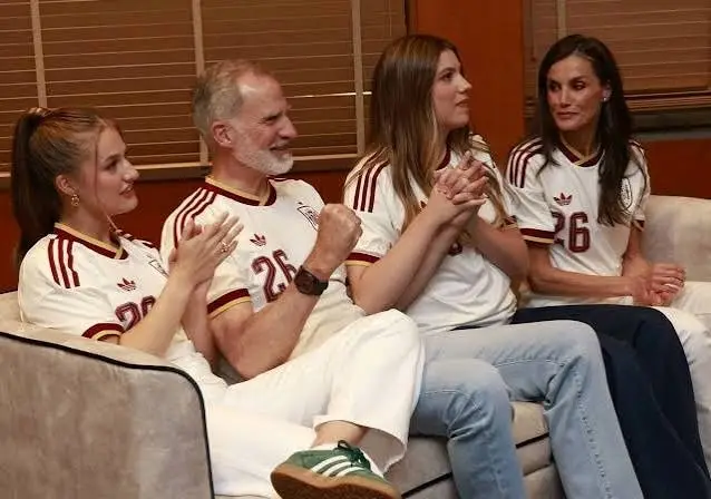 La familia real española festajando el pase a la final de su país en la Copa del Mundo.