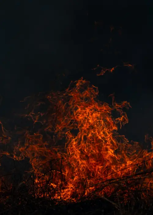 Fuego en diferentes lugares de Salta 