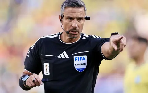 El árbitro esloveno Slavko Vinčić, el encargado de dirigir la gran final del Mundo en Nueva York.