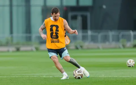 La última práctica de Lionel Messi en un mundial, en la víspera de la final contra España.