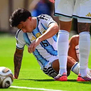 Golpe para la Selección: Lisandro Martínez se lesionó en plena final del Mundial y tuvo que salir antes del entretiempo