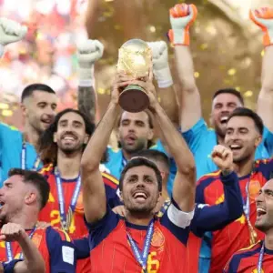 Argentina aguantó hasta donde pudo con uno menos por la expulsión de Enzo, España lo ganó 1 a 0 en el alargue y se consagró campeón del Mundo