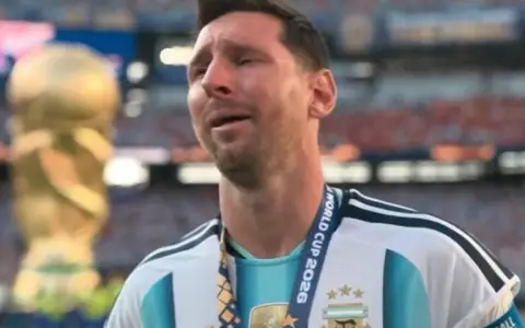 El llanto de Lionel Messi al que se une todo un país, en su despedida de los mundiales tras seis citas consecutivas.