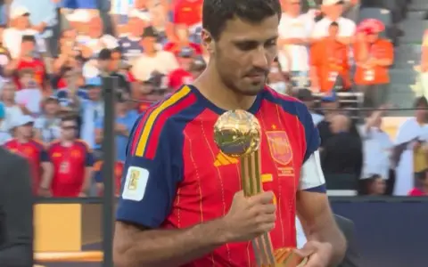 Rodri, elegido por la FIFA como el Balón de Oro del Mundial.