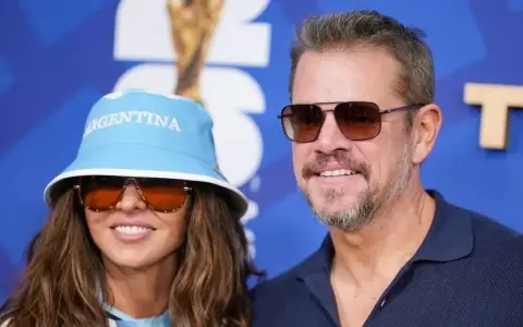 Matt Damon y su esposa Luciana Barroso