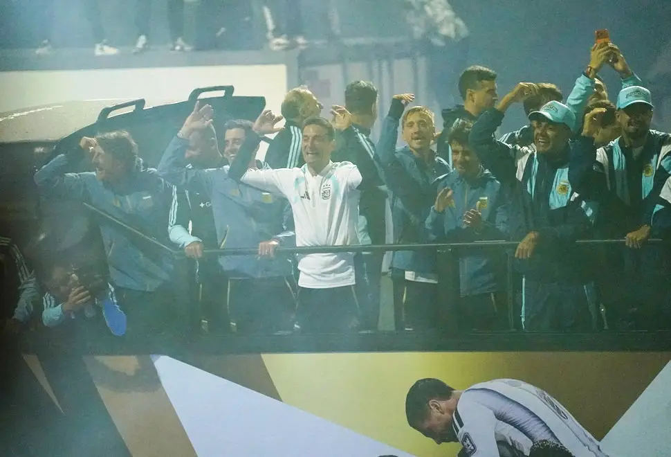 La llegada del Seleccionado argentino al país.