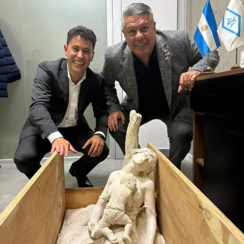 Jorge Chica cuando le llevo la Difunta Correa al Chiqui Tapia