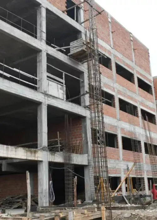 Obrero muere tras caer de un andamio de altura de la obra de la Ciudad Judicial de Orán