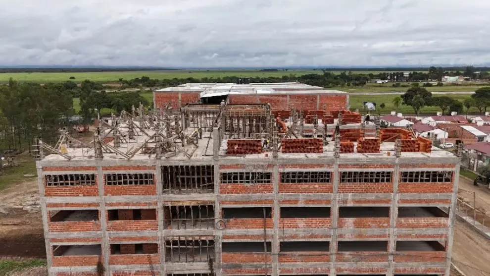 Obrero muere tras caer de un andamio de altura de la obra de la Ciudad Judicial de Orán
