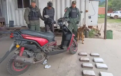 Casi 11 kilos de cocaína que iban ocultos en el chasis de una moto en Salta