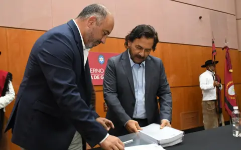 Roberto Dib Ashur, ministro de Economía de Salta y Gustavo Sáenz, Gobernador de la Provincia.