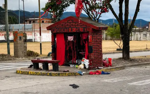 Hallan sin vida a una mujer en el barrio 17 de Octubre dentro de un santuario 