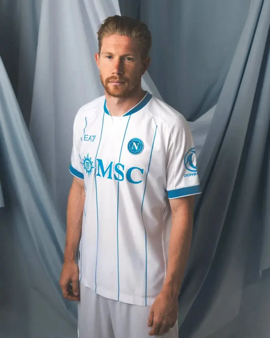 Los detalles de la nueva camiseta del Nápoli