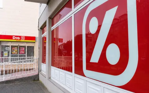 La cadena de supermercados busca comprador o socio pese al ordenamiento del año pasado.