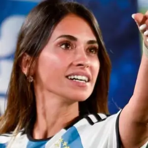 Antonela Roccuzzo, la esposa de Lionel Messi, reaccionó a la supuesta campaña antiargentina: "Te comemos el hígado"