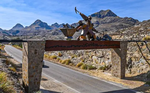 Una vista del pueblo serrano que sorteará oro entre sus visitantes.