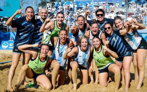 El festejo de las jugadoras argentinas, que dejaron al país situado en lo más alto en Croacia.