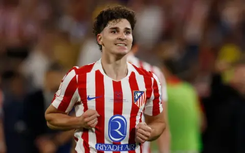 Menos lo suelta el Atlético de Madrid, más lo codician a Julián Álvarez.