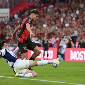 El debut que nadie imaginaba: Un Newell's que llegaba en ruinas amargó a Sampaoli y arrancó el Clausura con una victoria clave
