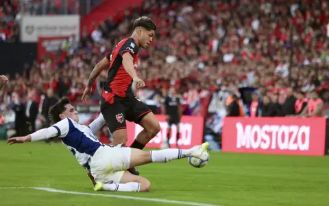 Newell's le ganó a Talleres en el Parque Independencia de Rosario y amargó el debut de Jorge Sampaoli como DT tallarín.