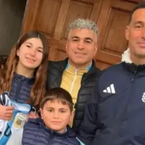 "Contrato para el Mundial 2030": El conmovedor gesto de un niño de Pujato que hizo emocionar a Scaloni 